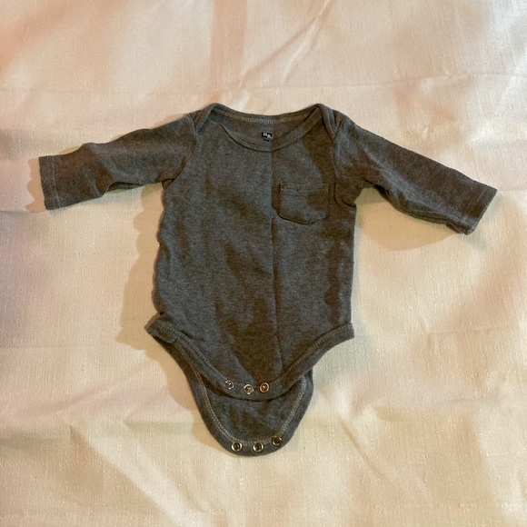 HB Gray Jumpsuit Baby Unisex One Piece Size 0-3mo - Picture 1 of 7